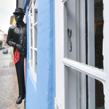 Hafenblick In Der Altstadt Mit Parkplatz